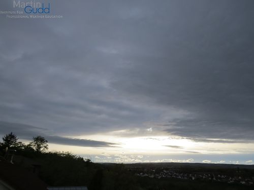 Altocumulus stratiformis opacus duplicatus (zwei Schichten / two layers)